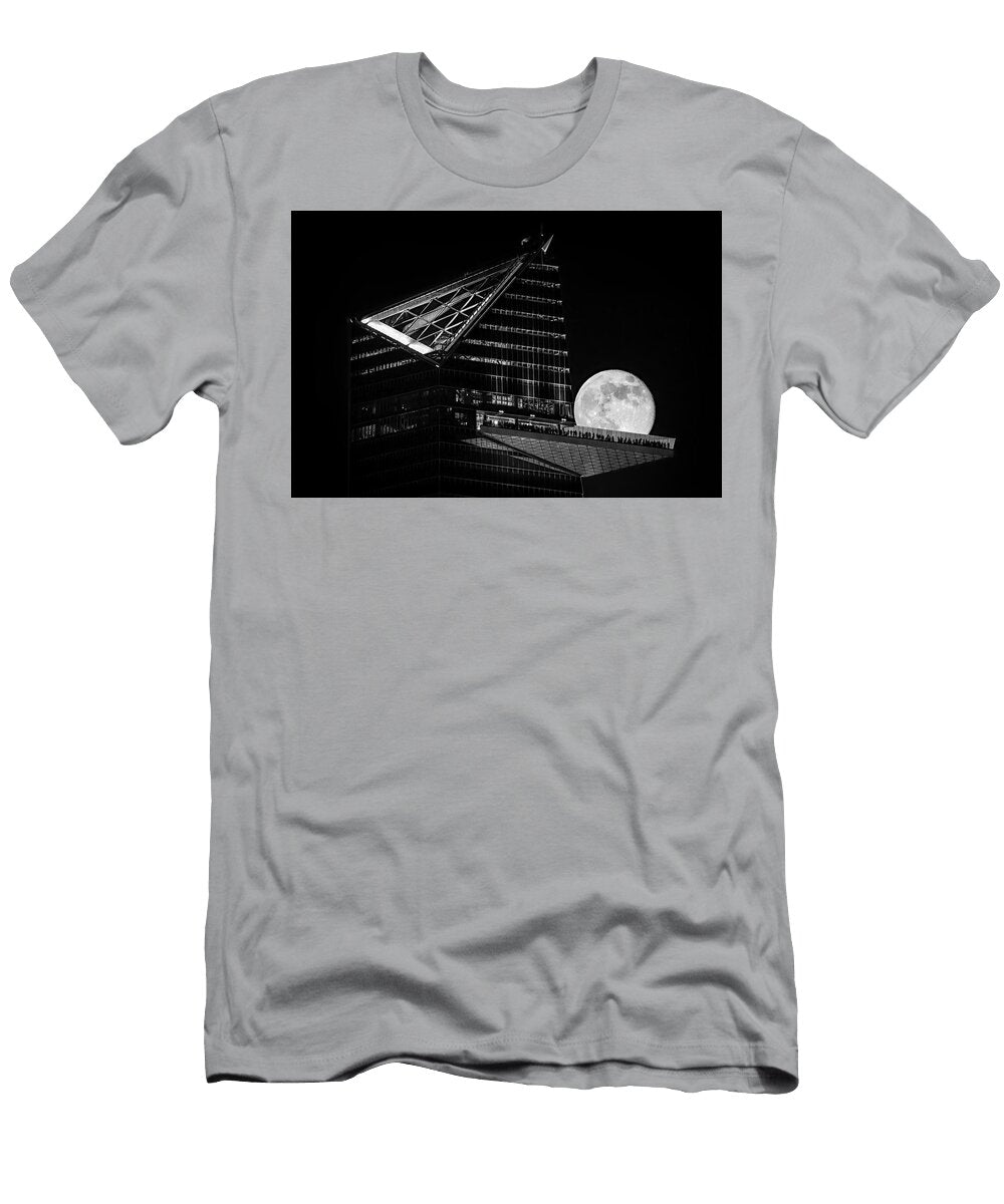 NYC Beaver Super Moon on the Edge Bw Susan Candelario T-Shirt